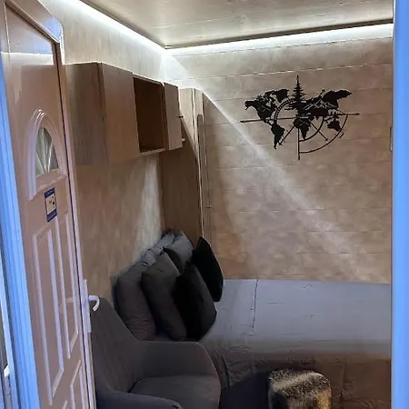 Dans Les Arbres Σαλέ Νίκαια